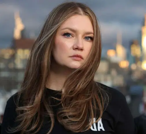 Anna Delvey Height Five For