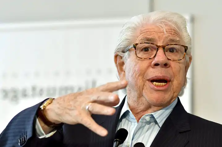 Carl Bernstein is still alive and well