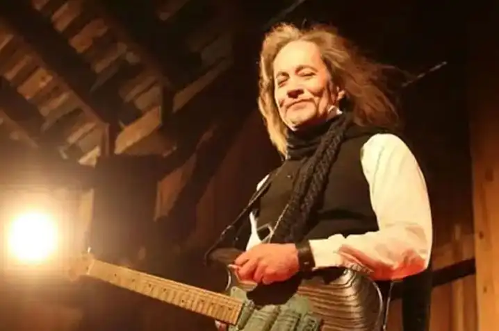 Latest Information Jake E. Lee