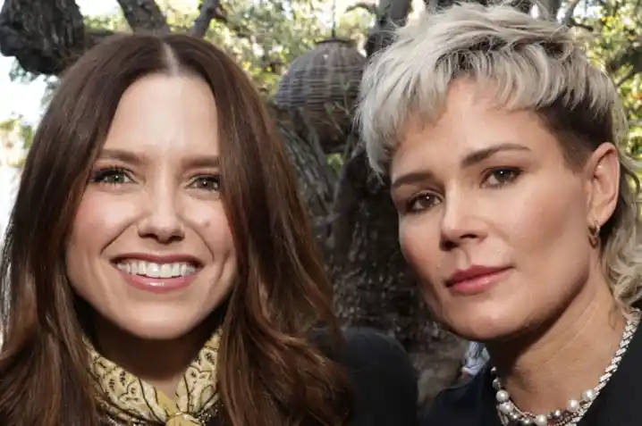 Relationship status between Sophia Bush and Ashlyn Harris